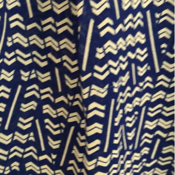 HD in Paris patterned chevron top - Picture 7 of 7